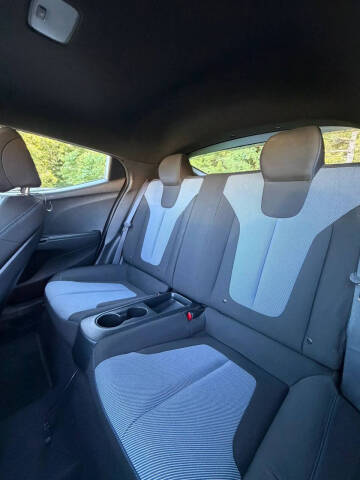 2020 Hyundai Veloster 2.0L