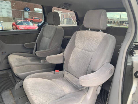 2008 Toyota Sienna LE 7-Passenger