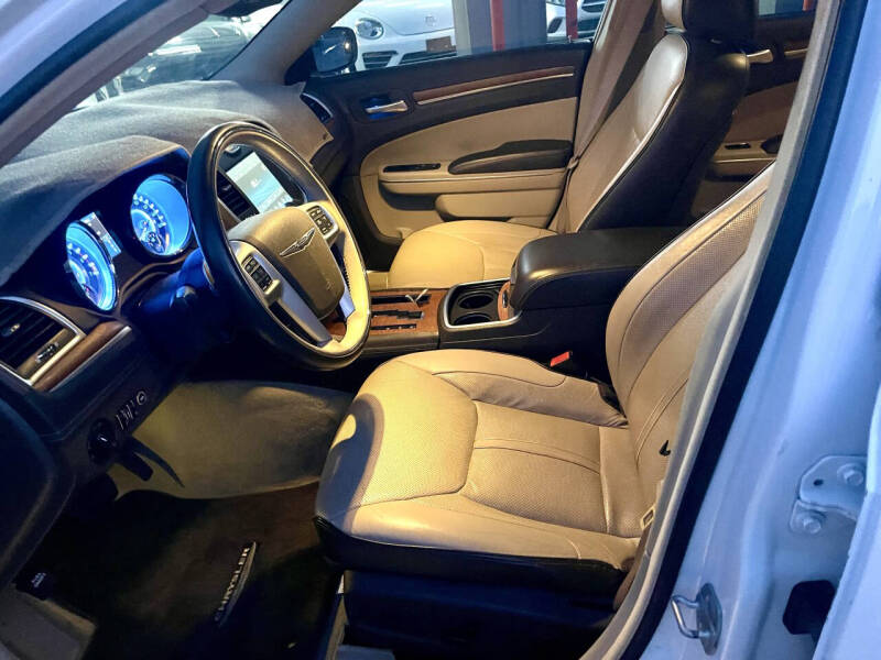 2012 Chrysler 300 C Luxury Series