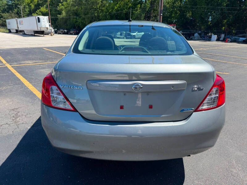 2012 Nissan Versa 1.6 SL