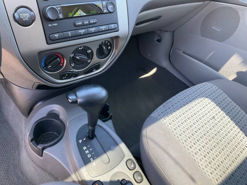 2005 Ford Focus ZXW SES