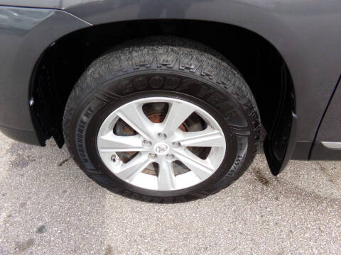 2012 Toyota Highlander SE