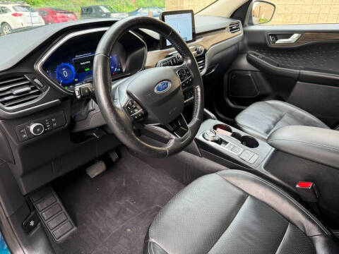 2020 Ford Escape Hybrid Titanium