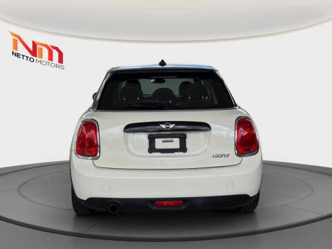 2017 MINI Hardtop 4 Door Cooper