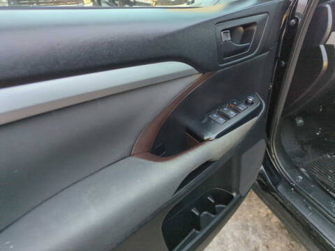 2017 Toyota Highlander LE