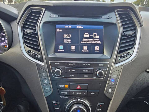 2018 Hyundai Santa Fe SE