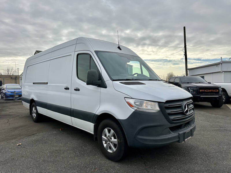 2019 Mercedes-Benz Sprinter Crew Van Base's photo