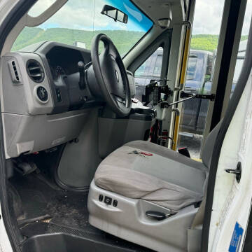 2015 Ford E-Series E-450 SD