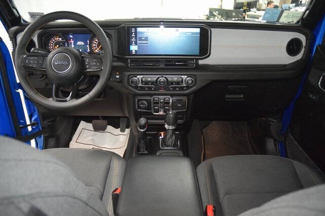 2024 Jeep Gladiator Sport