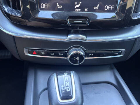 2020 Volvo XC60 T6 Momentum