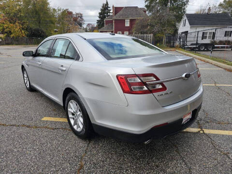 2015 Ford Taurus