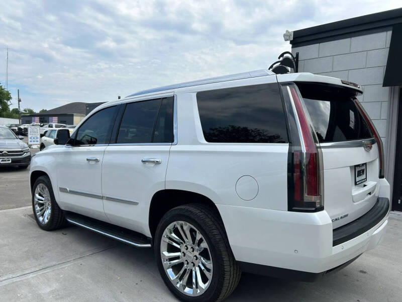 2019 Cadillac Escalade Standard