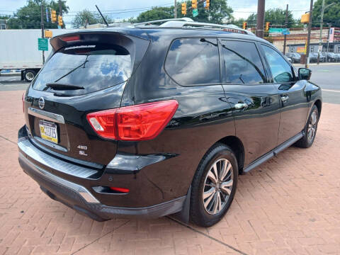 2017 Nissan Pathfinder SL