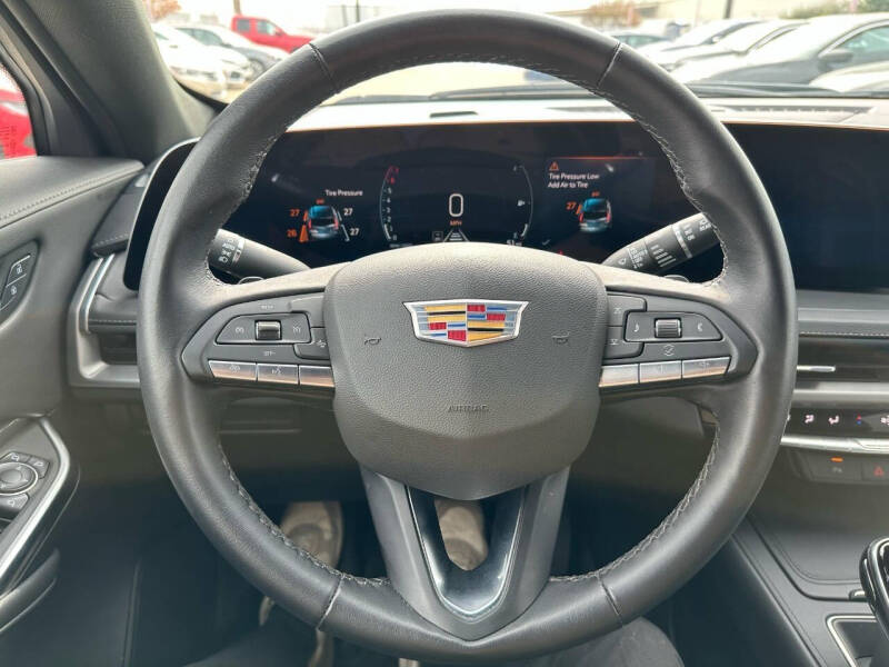 2025 Cadillac XT4 Premium Luxury