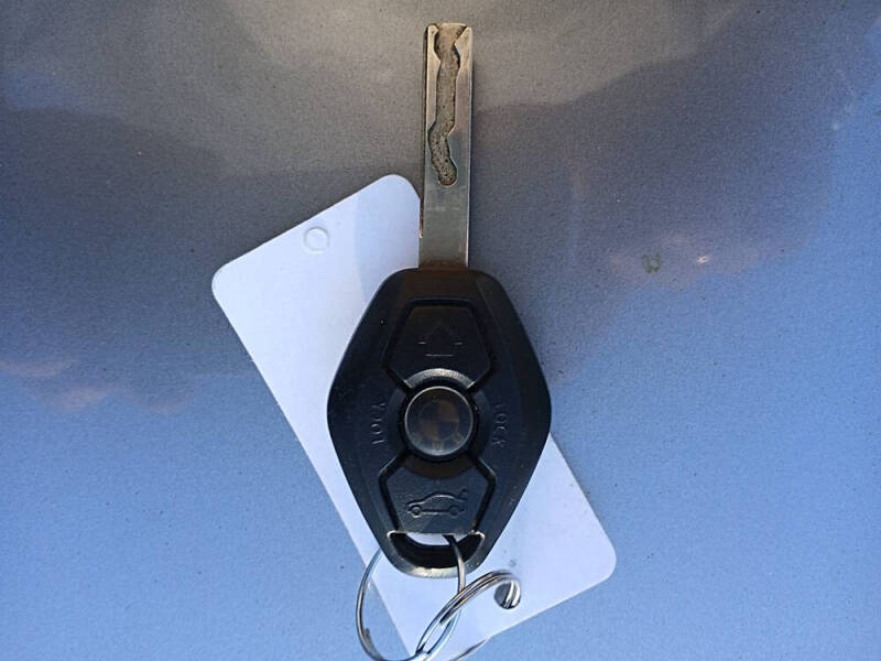 2004 BMW 3 Series 325i