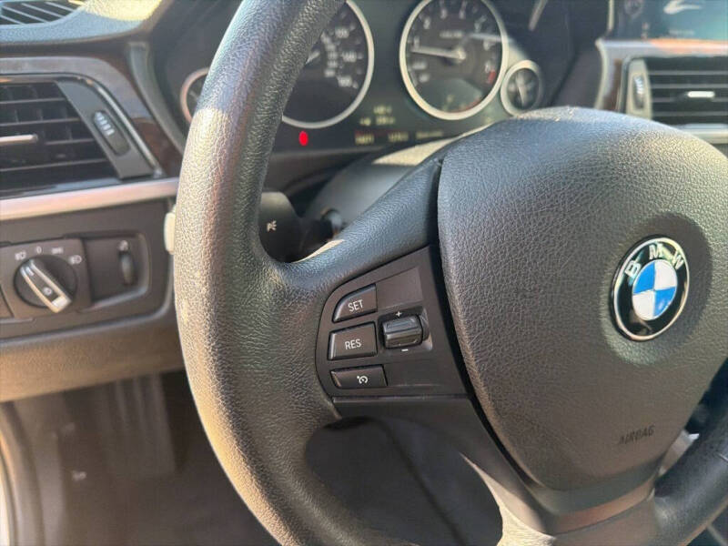 2015 BMW 3 Series 320i