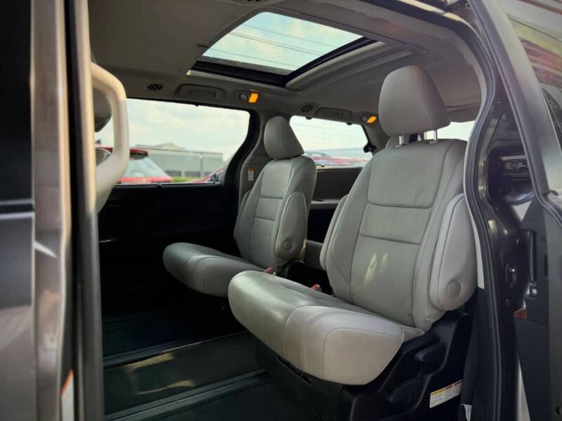 2015 Toyota Sienna