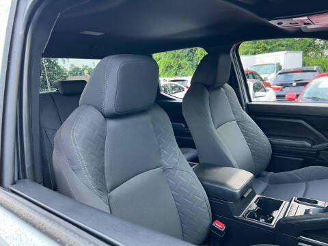 2024 Toyota Tacoma SR