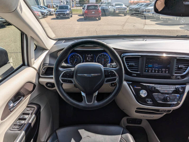 2020 Chrysler Voyager LXi