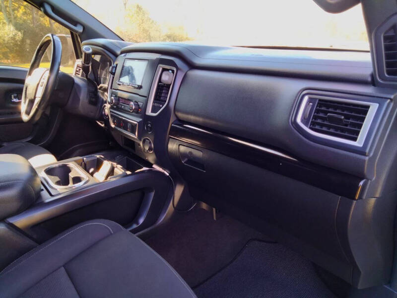 2019 Nissan Titan SV