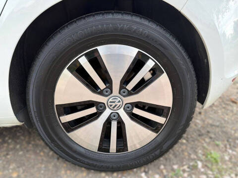 2016 Volkswagen e-Golf SE