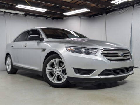 2016 Ford Taurus SE