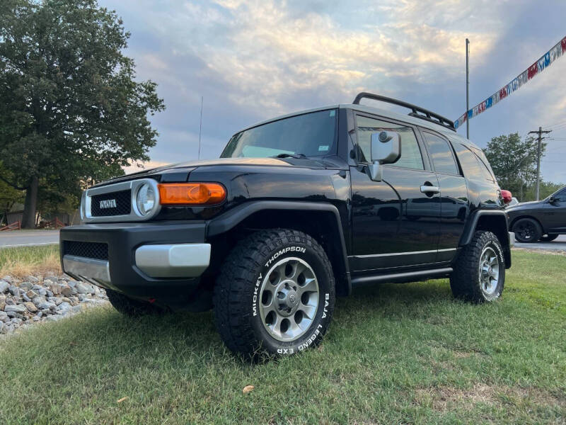 2013 Toyota FJ Cruiser Base's photo