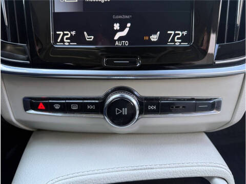 2020 Volvo V90 Cross Country T6