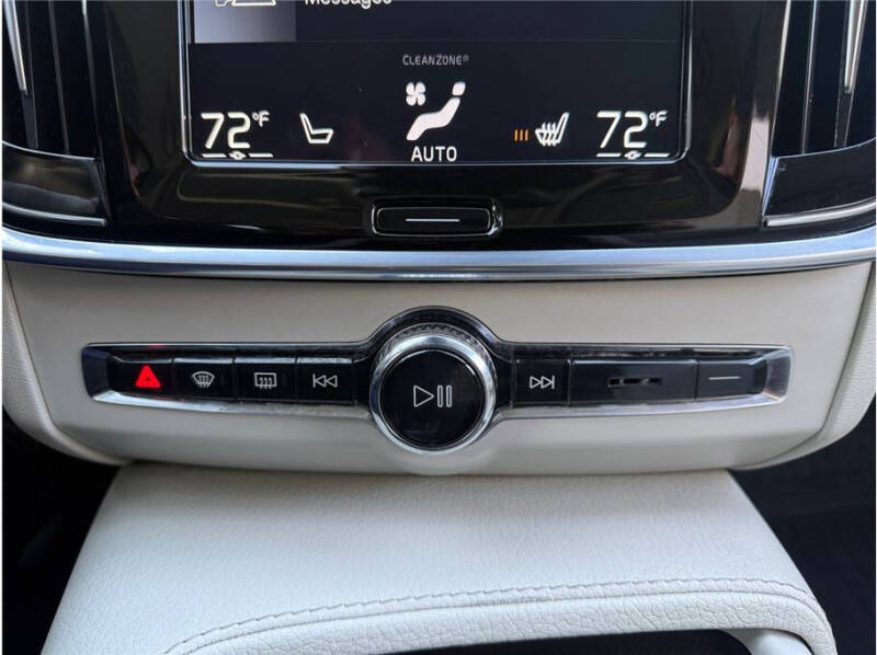 2020 Volvo V90 Cross Country T6