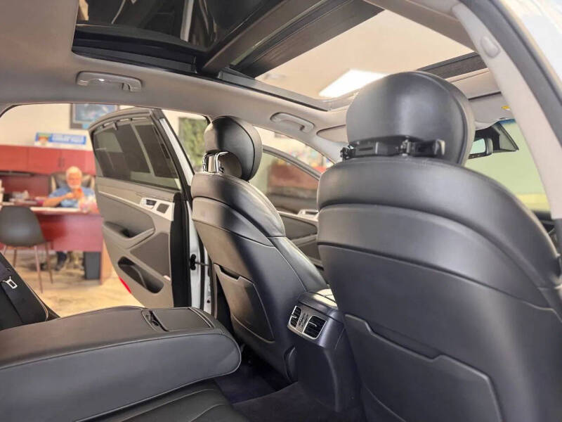 2016 Hyundai Genesis