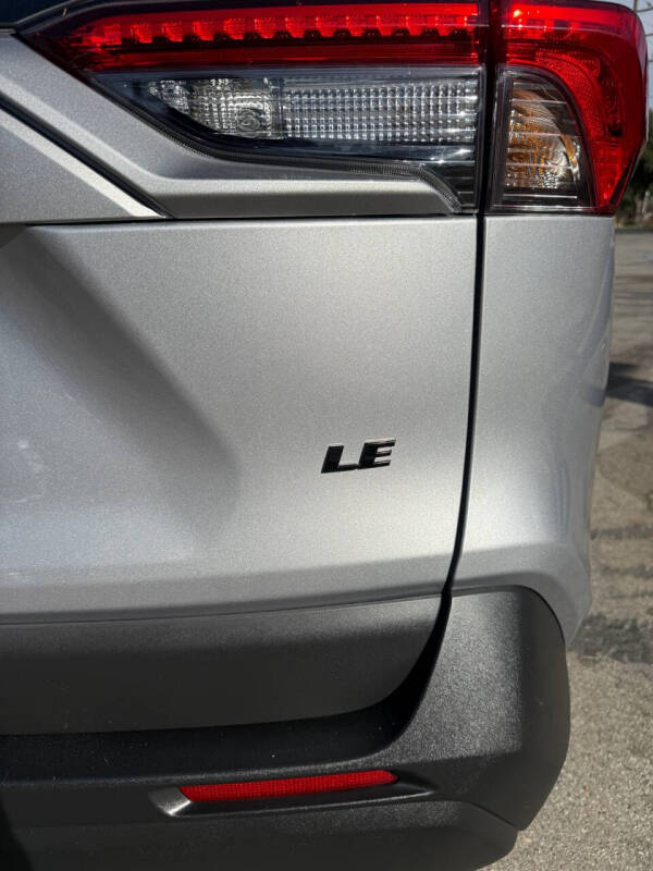2021 Toyota RAV4 LE