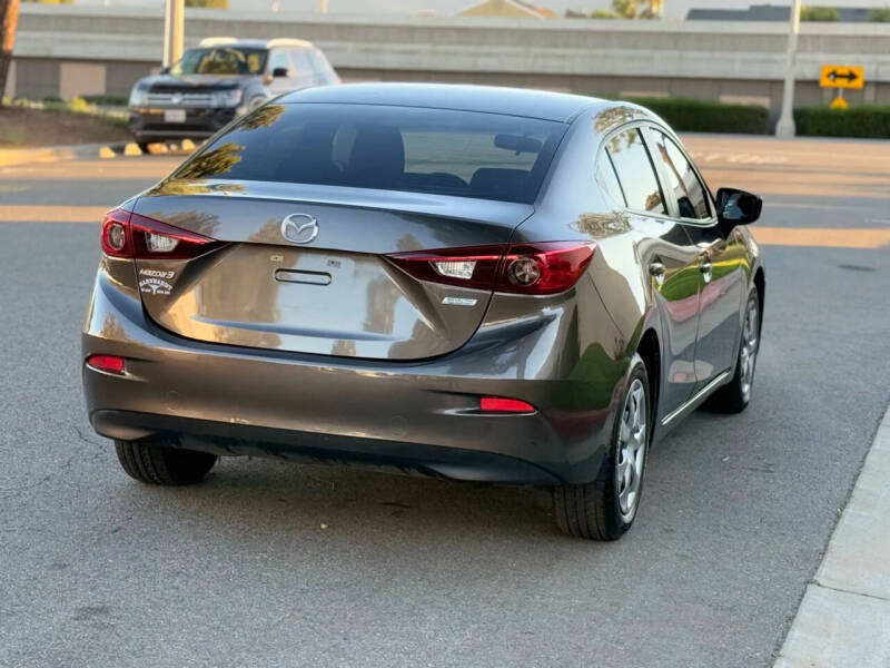2015 Mazda MAZDA3 i Sport