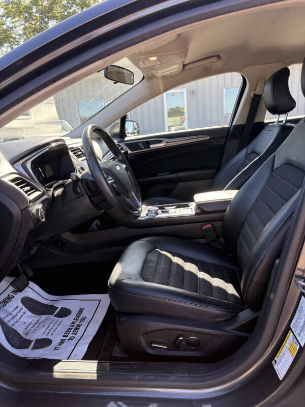 2017 Ford Fusion SE