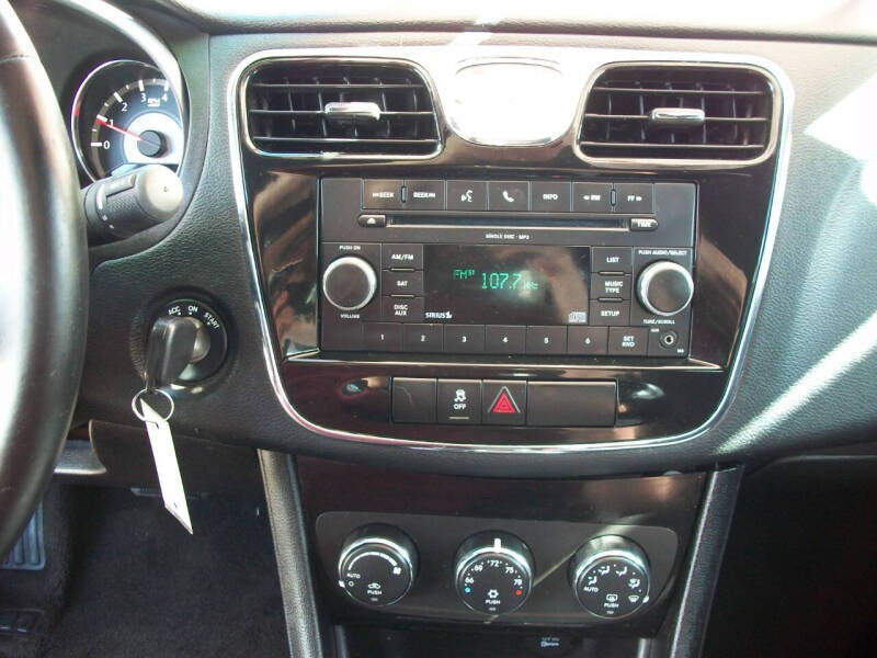 2013 Chrysler 200 Touring
