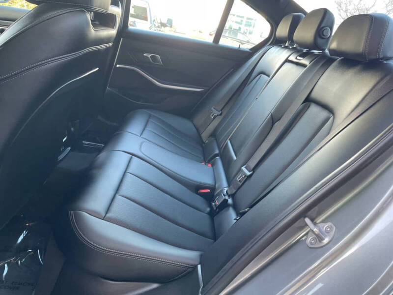 2025 BMW 3 Series 330i