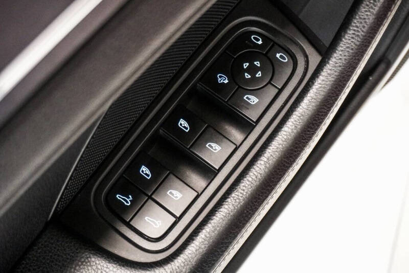 2022 Porsche Panamera 4 Platinum Edition