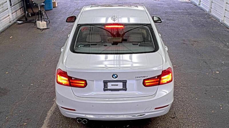 2015 BMW 3 Series 328i