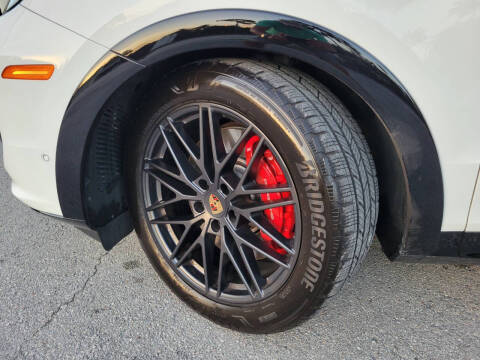 2025 Porsche Cayenne GTS Coupe