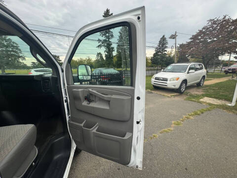 2017 GMC Savana LT 3500