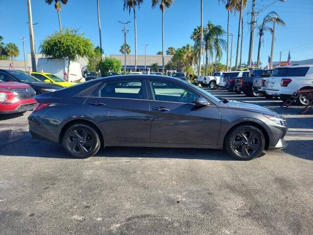2022 Hyundai Elantra