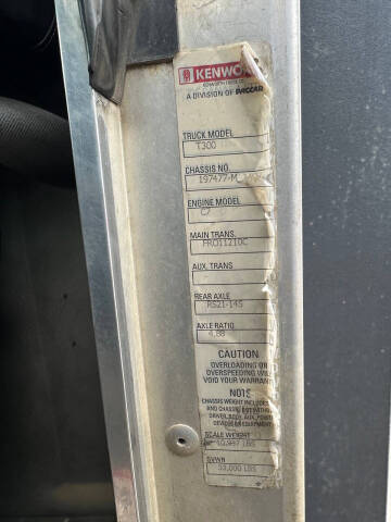 2007 Kenworth T300