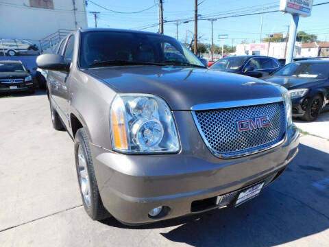 2013 GMC Yukon XL for sale at AMD AUTO in San Antonio TX