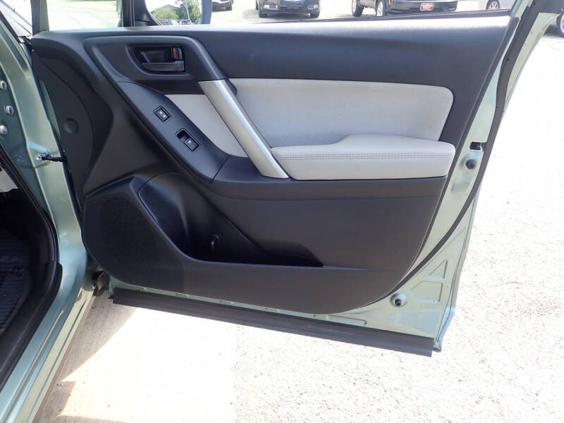 2016 Subaru Forester 2.5i