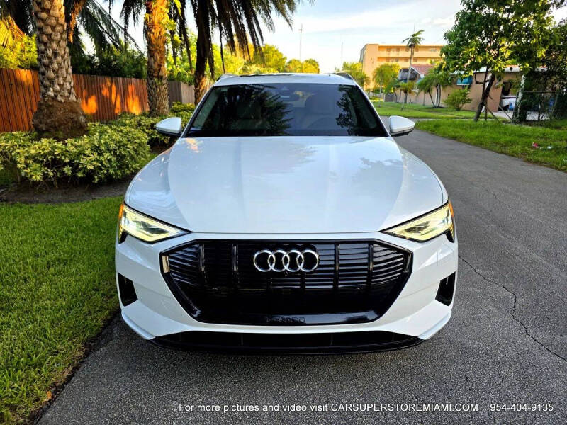 2021 Audi e-tron quattro Premium