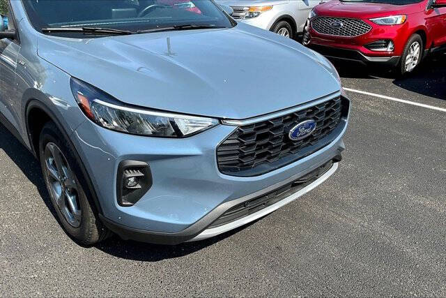 2025 Ford Escape Hybrid ST-Line Select