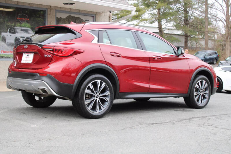 2017 Infiniti QX30 Premium