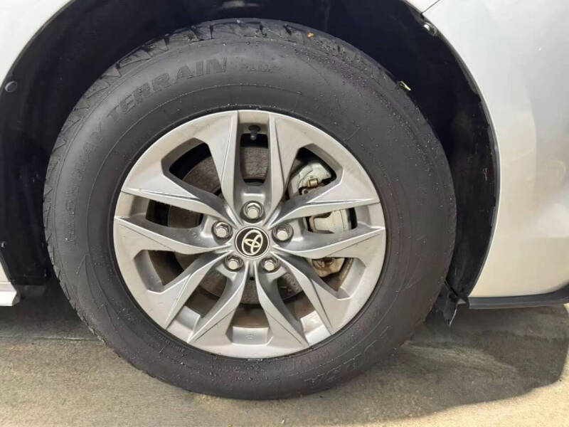 2021 Toyota Sienna LE 8-Passenger