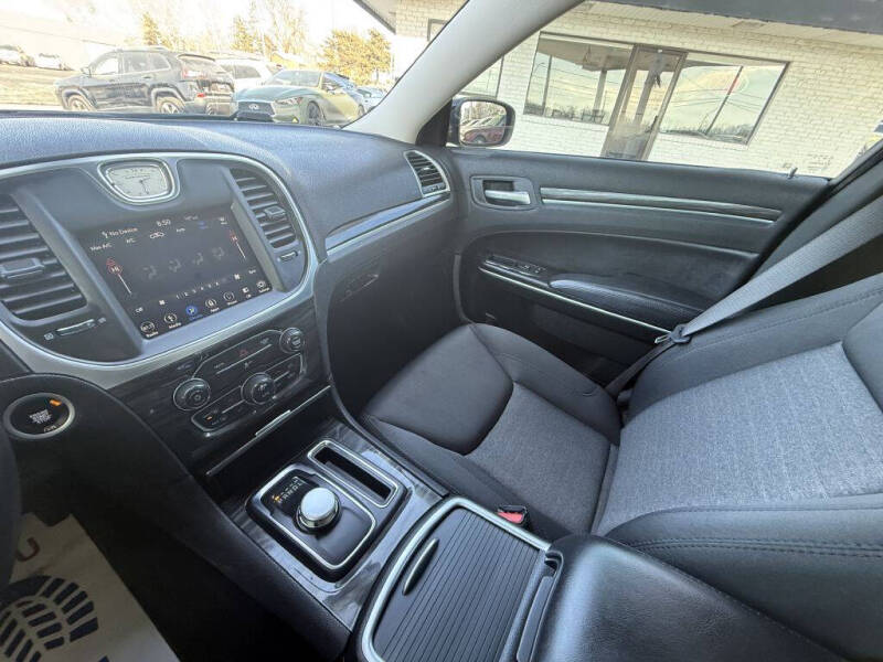 2018 Chrysler 300 Touring