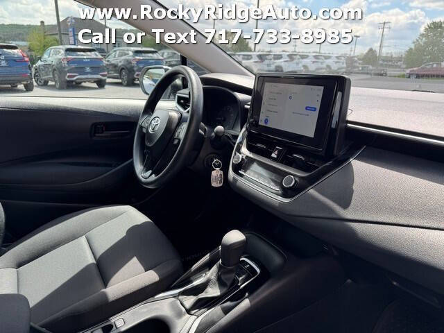 2025 Toyota Corolla LE