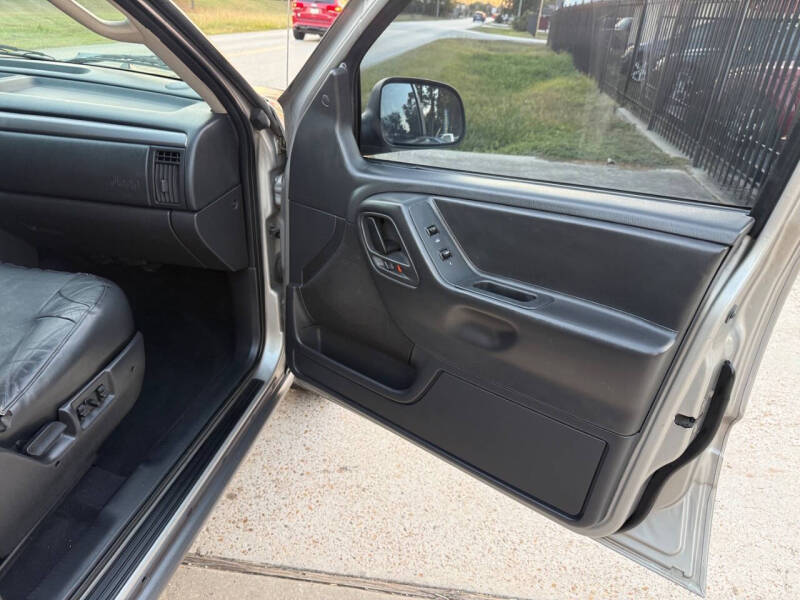 2002 Jeep Grand Cherokee Laredo